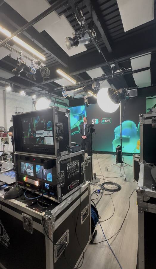 Estudio de radiodifusión y equipos
